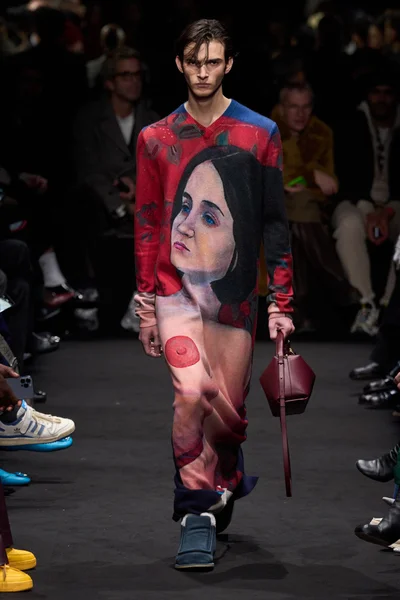 Look 24